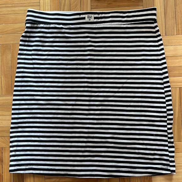 Billabong skirt Small - Picture 2 of 3